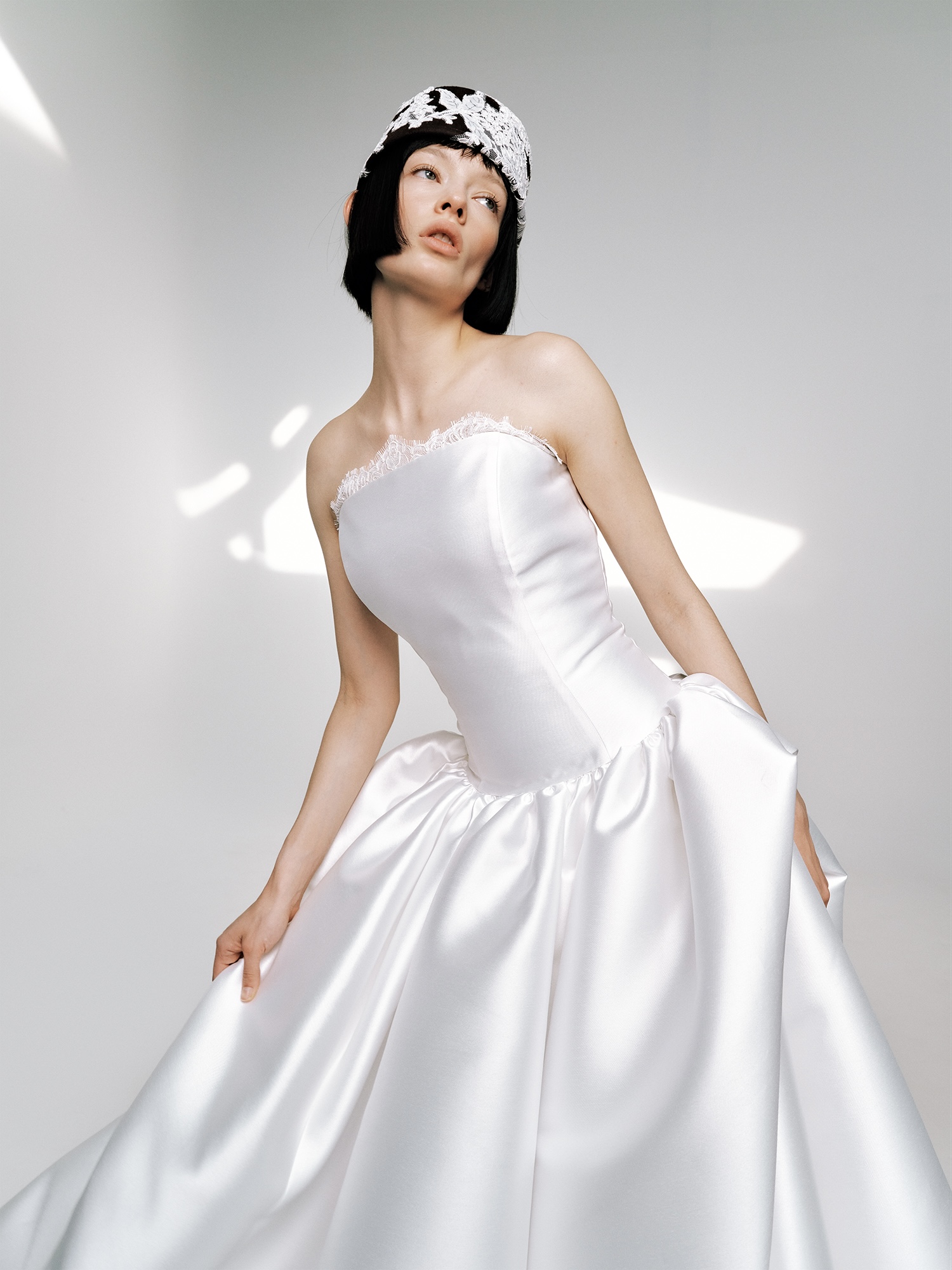 Model in a graphic look